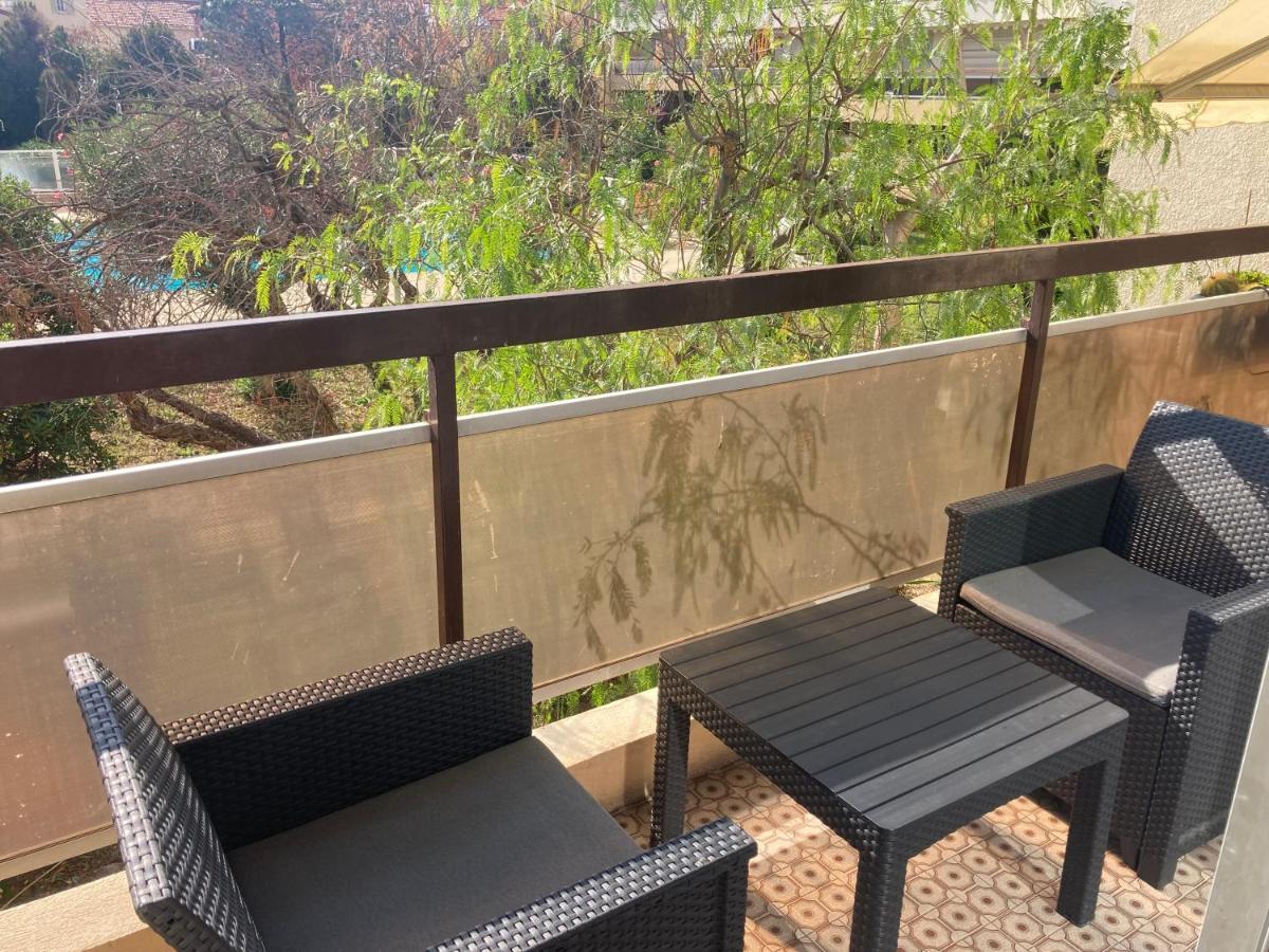 Apartmán Meubles De Tourisme Beaulieu Exteriér fotografie